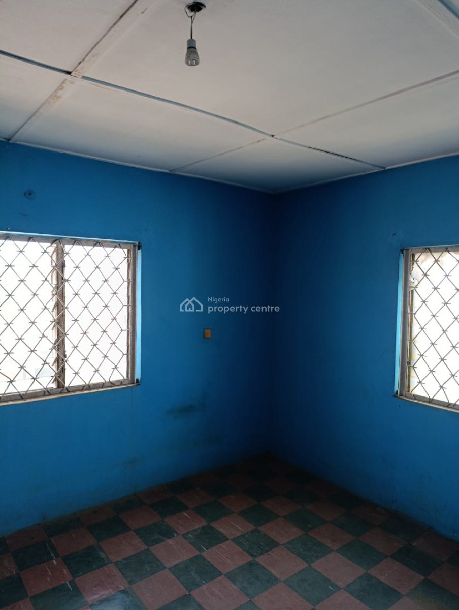 3 Bedroom Flat in a 4 Flat with 2 Toilets Fenced with Gate, Ede Street, Molade, Ibadan, Alakia, Ibadan, Oyo, Semi-detached Bungalow for Rent