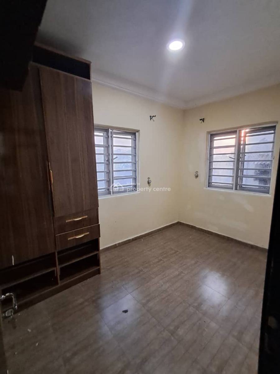Luxury 3bedroom Flat at Magodo Phrase 2 Gra, Gra Phase 2, Magodo, Lagos, Flat / Apartment for Rent