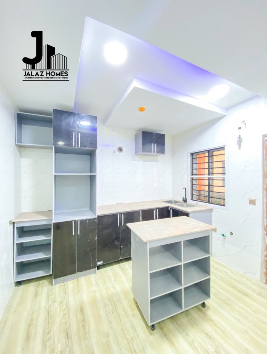 2 Bedroom Apartment, Lekki Phase 1, Lekki, Lagos, House for Sale