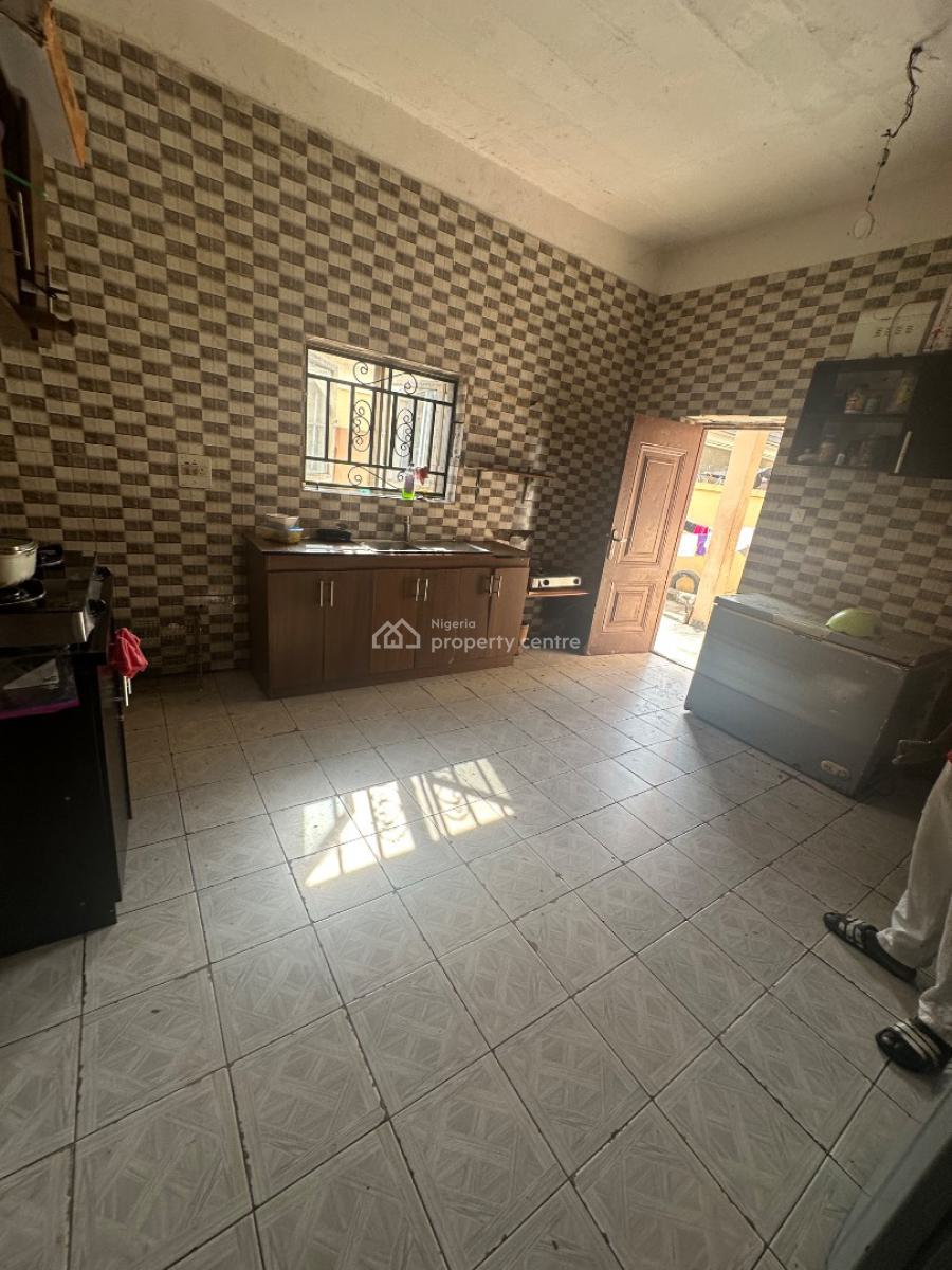 a Standard Room Self Contain Apartment( Shares Kitchen) in a Decent, Mab Global Estate Gwarinpa Extension, Gwarinpa, Abuja, Self Contain (single Rooms) for Rent