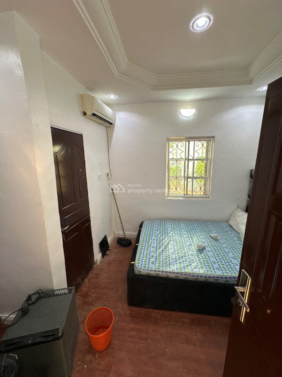 a Standard One Room Self Contain Apartment in a Decent Location, Very Close to Grossvenor Hotel 4th Avenue, Gwarinpa, Abuja, Self Contain (single Rooms) Short Let