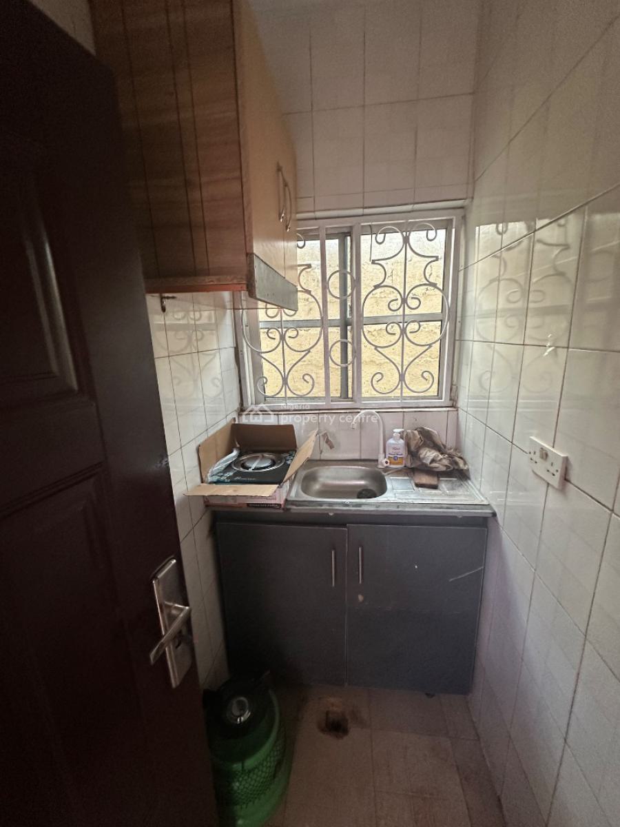 a Standard One Room Self Contain Apartment in a Decent Location, Very Close to Grossvenor Hotel 4th Avenue, Gwarinpa, Abuja, Self Contain (single Rooms) Short Let