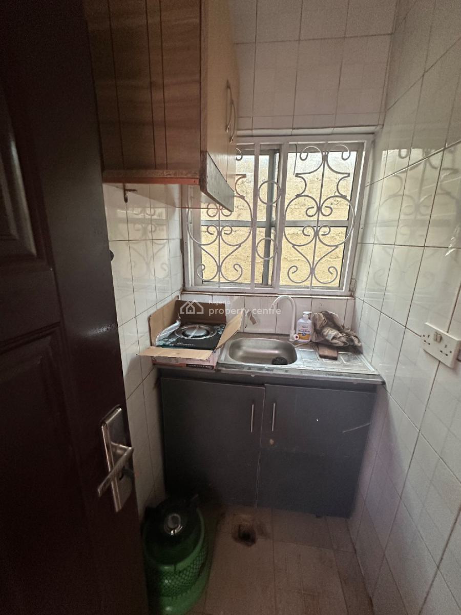 a Standard One Room Self Contain Apartment in a Decent Location, Very Close to Grossvenor Hotel 4th Avenue, Gwarinpa, Abuja, Self Contain (single Rooms) Short Let