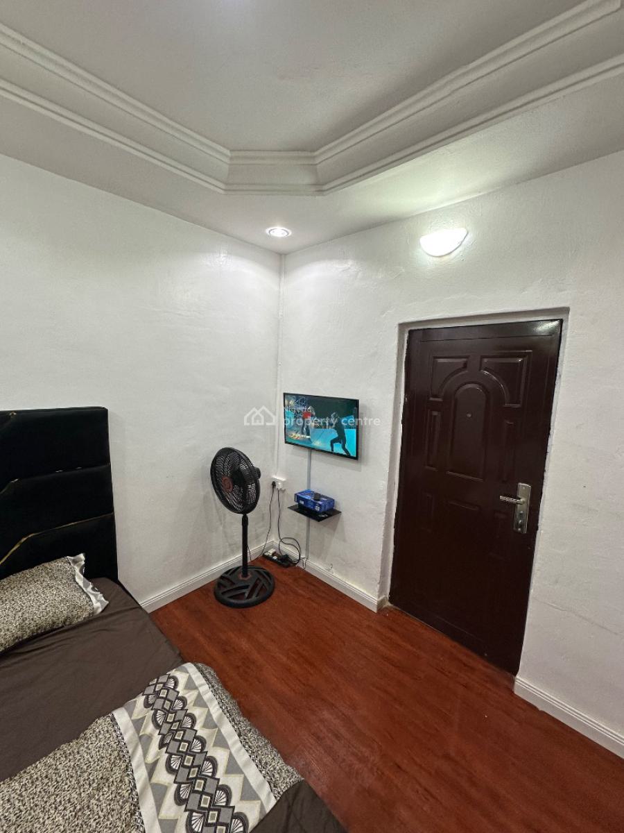 a Standard One Room Self Contain Apartment, Very Close to Grossvenor Hotel 4th Avenue, Gwarinpa, Abuja, Self Contain (single Rooms) Short Let