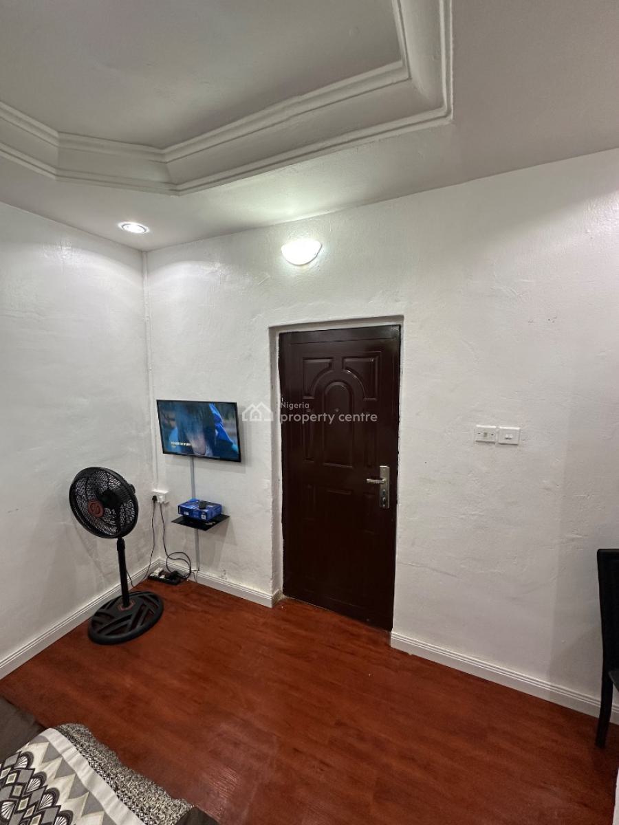 a Standard One Room Self Contain Apartment, Very Close to Grossvenor Hotel 4th Avenue, Gwarinpa, Abuja, Self Contain (single Rooms) Short Let