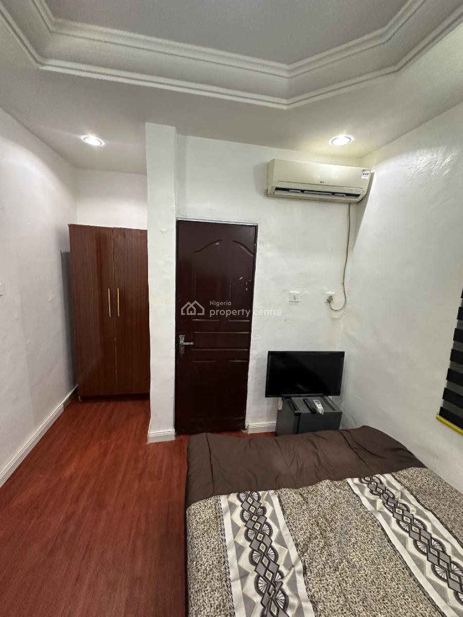 a Standard One Room Self Contain Apartment, Very Close to Grossvenor Hotel 4th Avenue, Gwarinpa, Abuja, Self Contain (single Rooms) Short Let