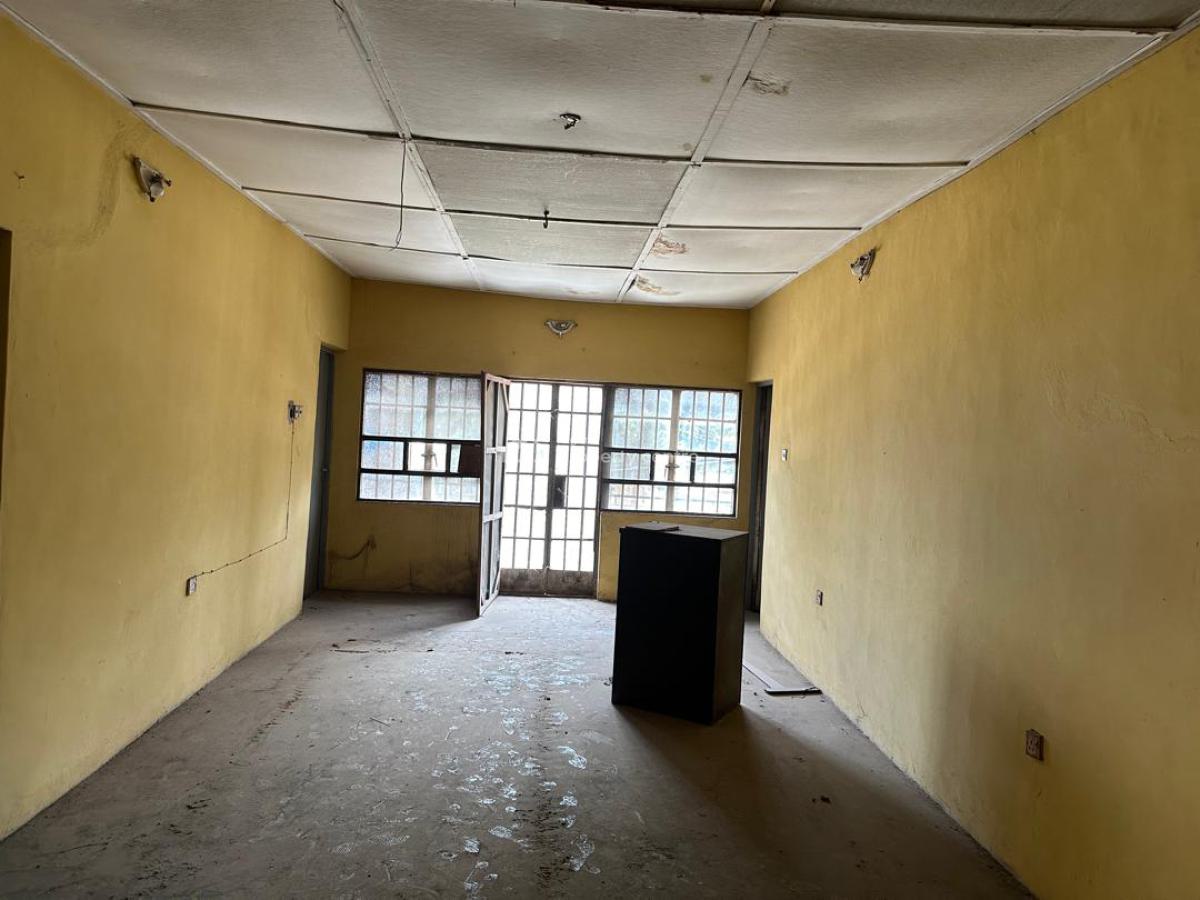 6 Bedroom Semi Detached House, Anibaba Street,off Ikorodu Road, Ketu, Lagos, Semi-detached Duplex for Rent