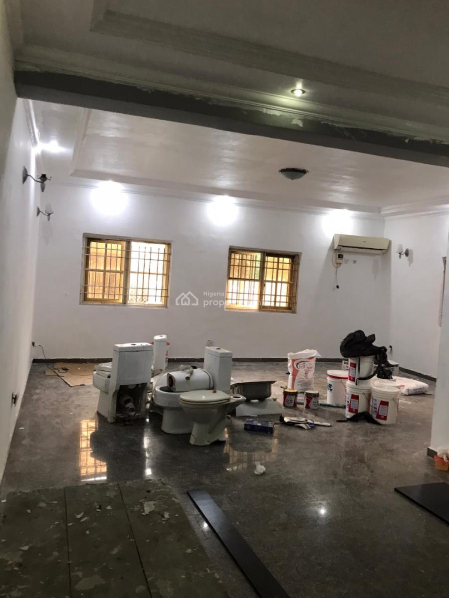 Standard Renovated 3 Bedroom Flat with a Room Bq, Off Admiralty Way, Lekki Phase 1, Lekki, Lagos, Flat / Apartment for Rent