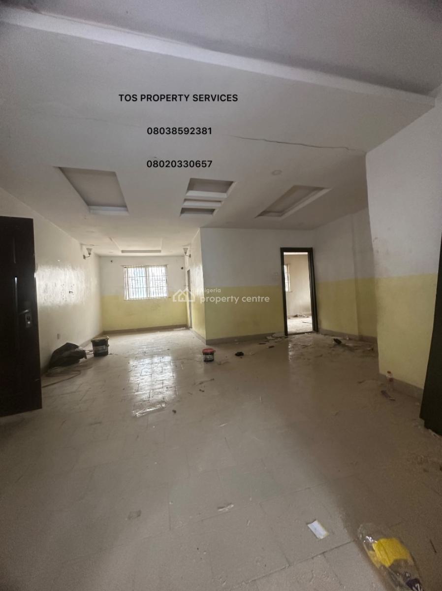 Quite Spacious 3 Bedroom Apartment (up), Sabo-alagomeji, Alagomeji, Yaba, Lagos, Flat / Apartment for Rent