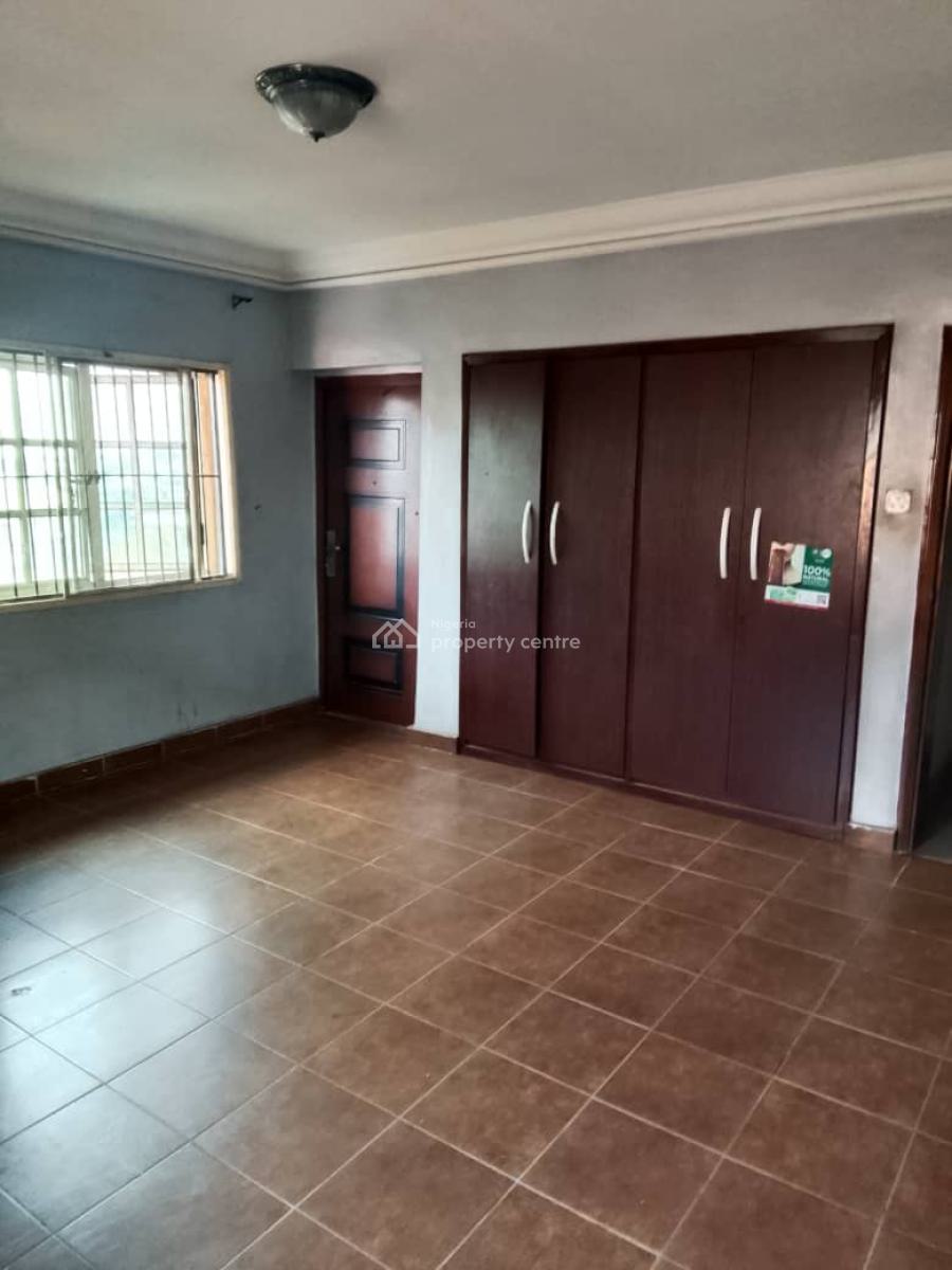 Spacious 3 Bedroom Flat, Gra Phase 1, Magodo, Lagos, Flat / Apartment for Rent