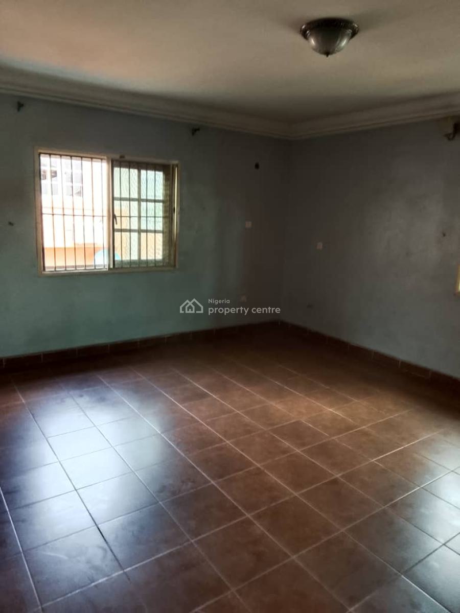 Spacious 3 Bedroom Flat, Gra Phase 1, Magodo, Lagos, Flat / Apartment for Rent