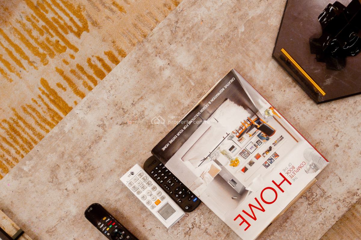 Lovely 3 Beds Apartment Available with Pool, Tennis Court, Gym & Ps5, Ikoyi, Lagos, Flat / Apartment Short Let