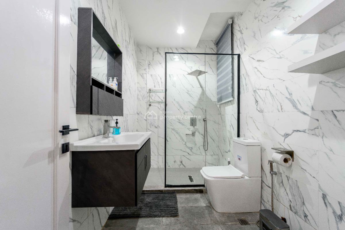 Lovely 3 Beds Apartment Available with Pool, Tennis Court, Gym & Ps5, Ikoyi, Lagos, Flat / Apartment Short Let