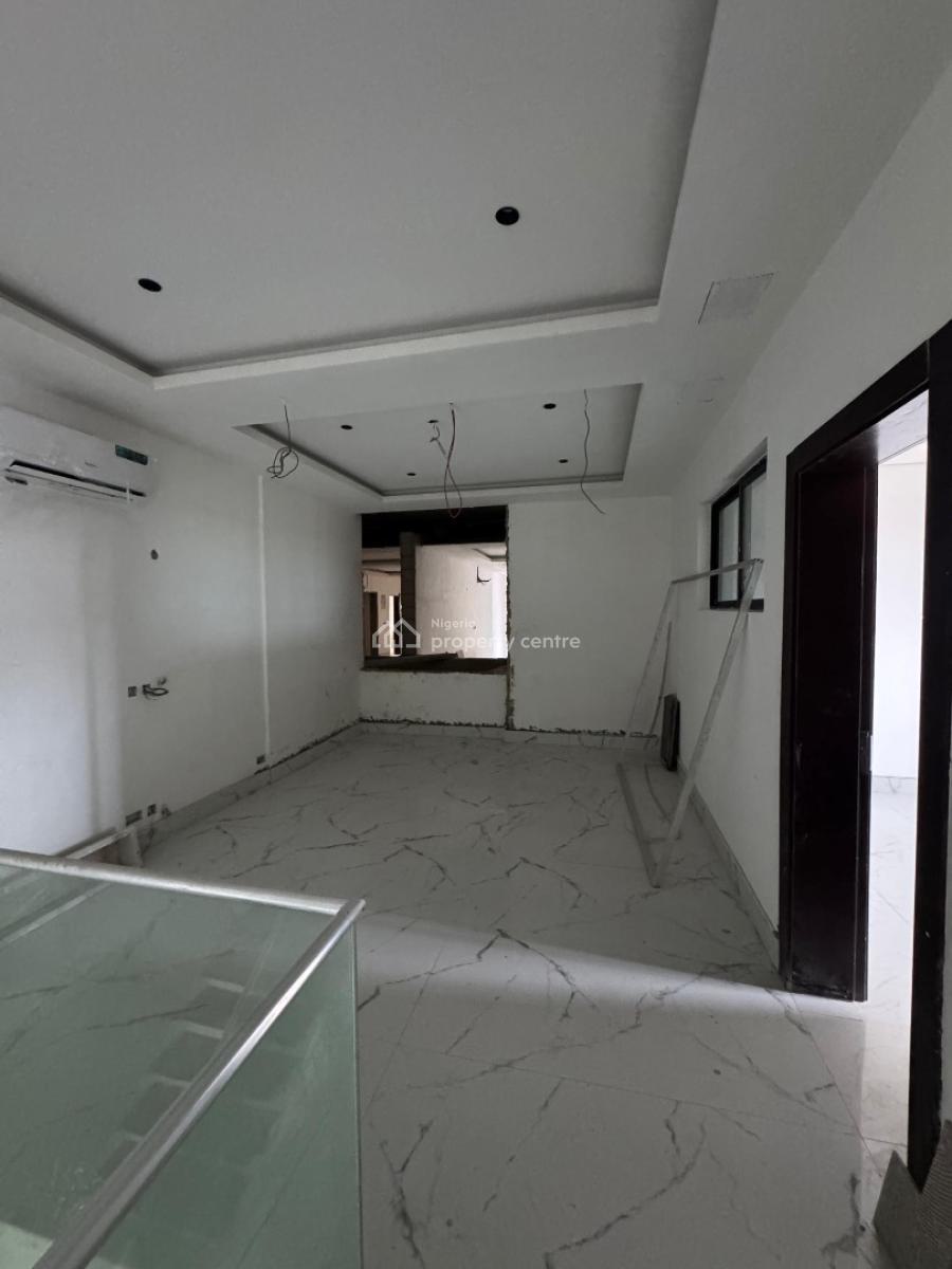 Enormous 4 Bedroom Penthouse with an Elevator, Ikoyi, Lagos, Flat / Apartment for Sale