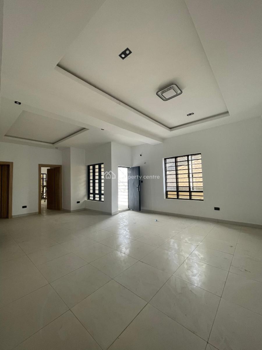 Spacious 2 Bedroom Apartment in a Secure Location, Ologolo, Lekki, Lagos, Flat / Apartment for Sale