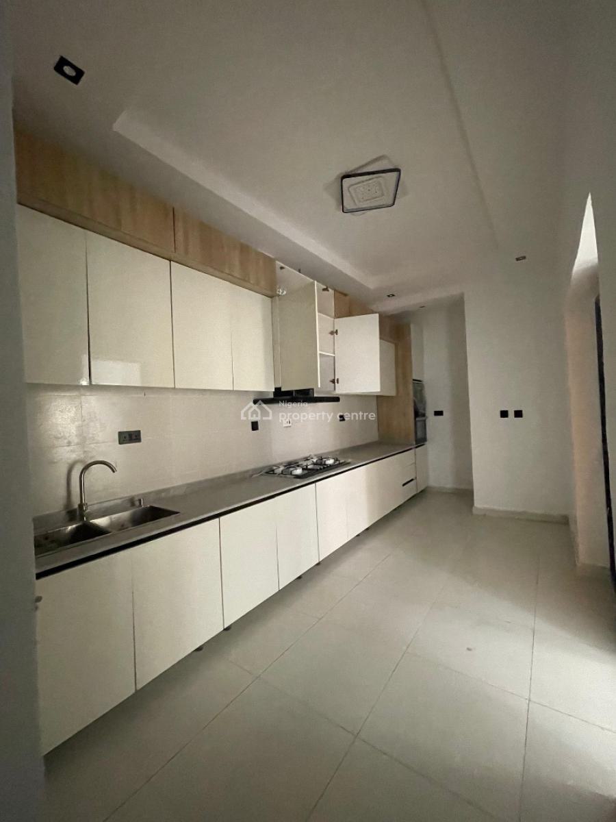 Spacious 1 Bedroom Apartment with Exclusive Features, Ologolo, Lekki, Lagos, Flat / Apartment for Sale
