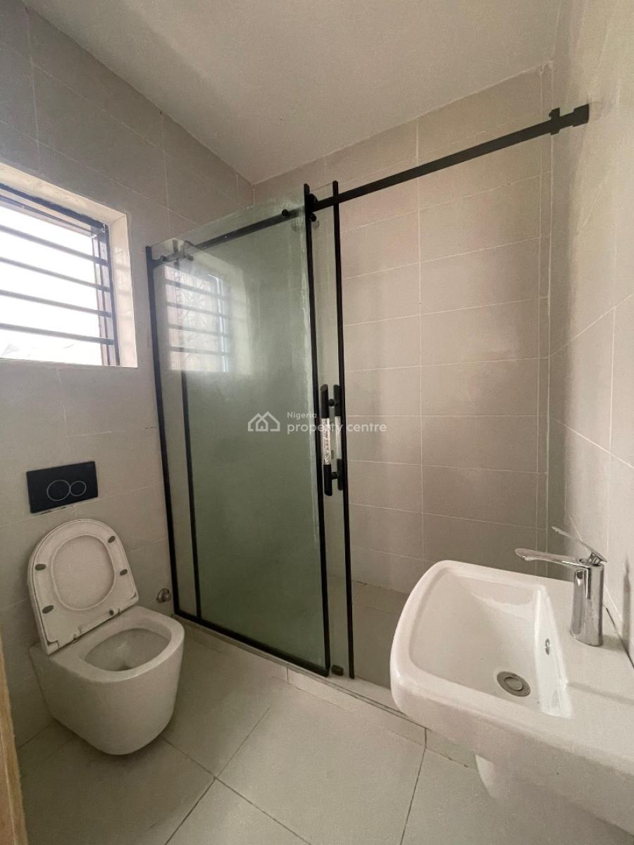 Spacious 1 Bedroom Apartment with Exclusive Features, Ologolo, Lekki, Lagos, Flat / Apartment for Sale