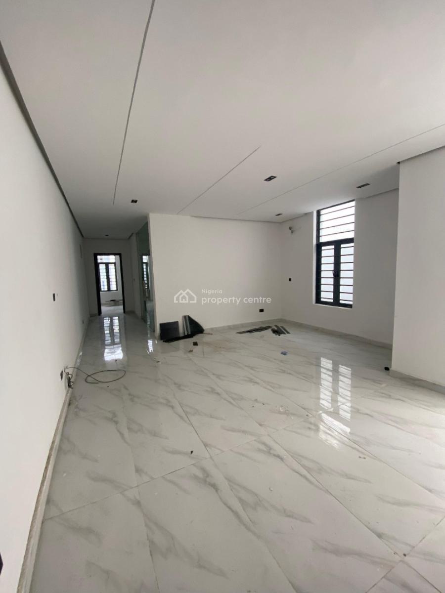 Exquisite 1 Bedroom Apartment in a Well Secured Environment., Ologolo, Lekki, Lagos, Flat / Apartment for Sale