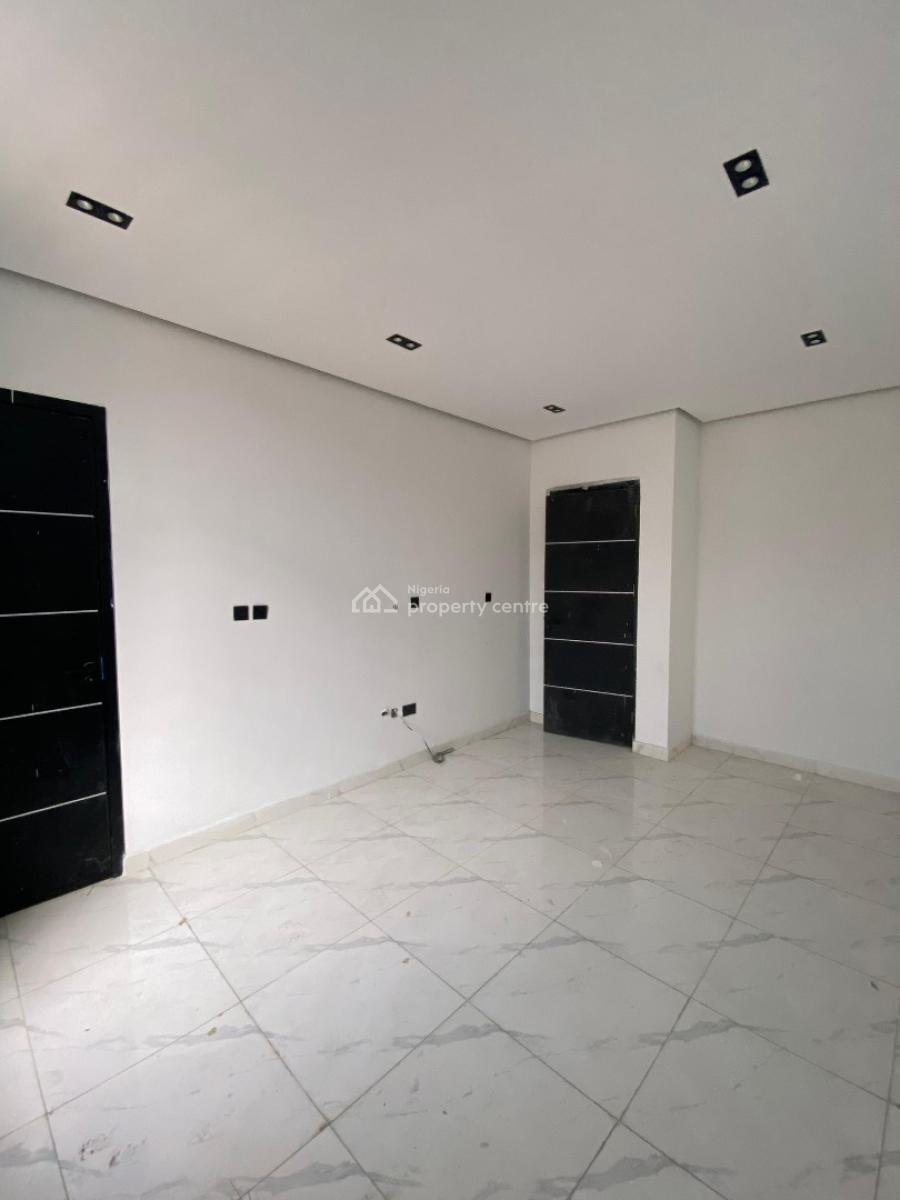 Exquisite 1 Bedroom Apartment in a Well Secured Environment., Ologolo, Lekki, Lagos, Flat / Apartment for Sale