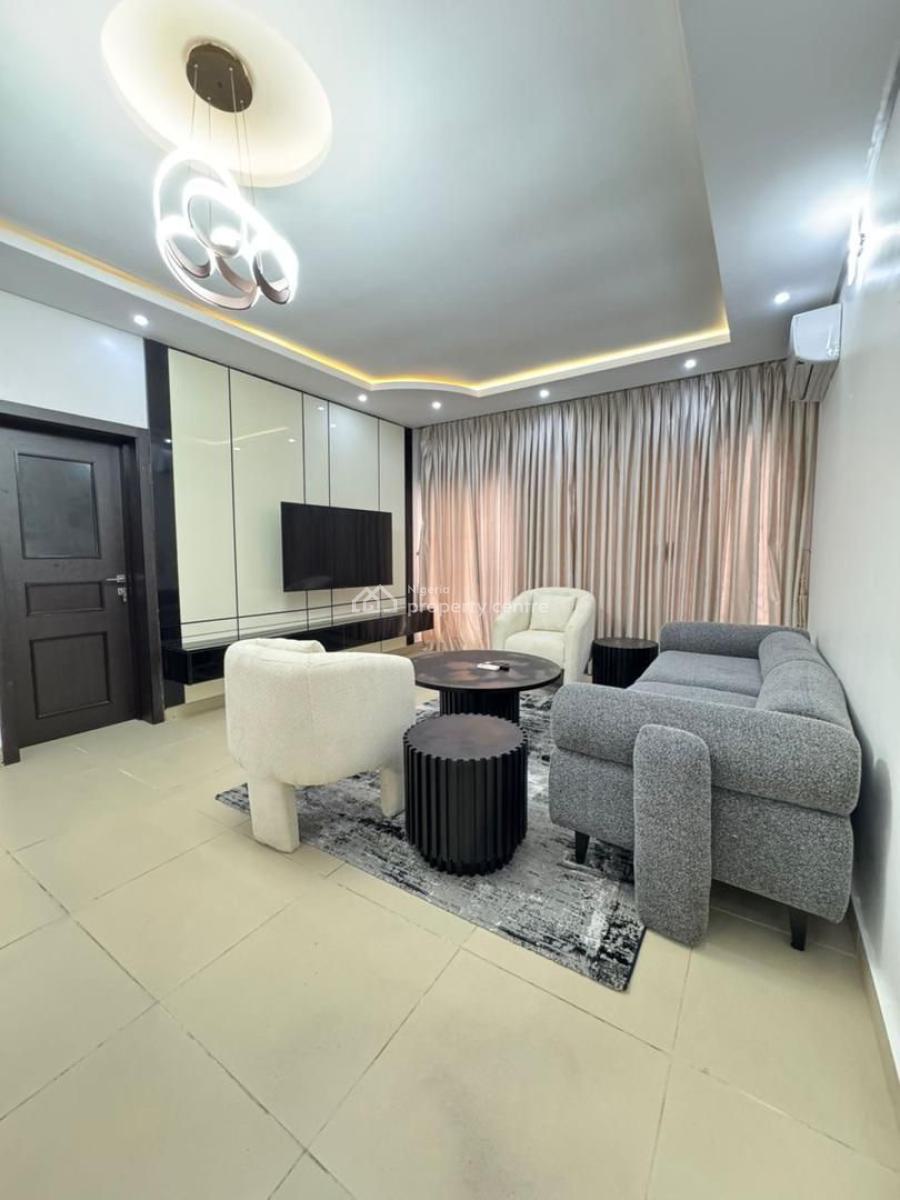 2 Bedroom  Serene and Secured Environment  Smart Tvs with Netflix, Lekki Phase 1, Lekki, Lagos, Flat / Apartment Short Let
