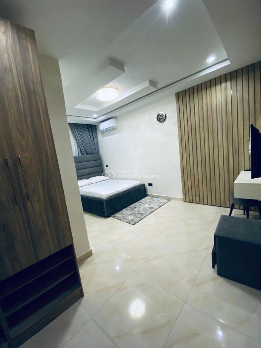 1 Bedroom  Serene and Secured Environment  Smart Tvs with Netflix, Lekki Phase 1, Lekki, Lagos, Flat / Apartment Short Let