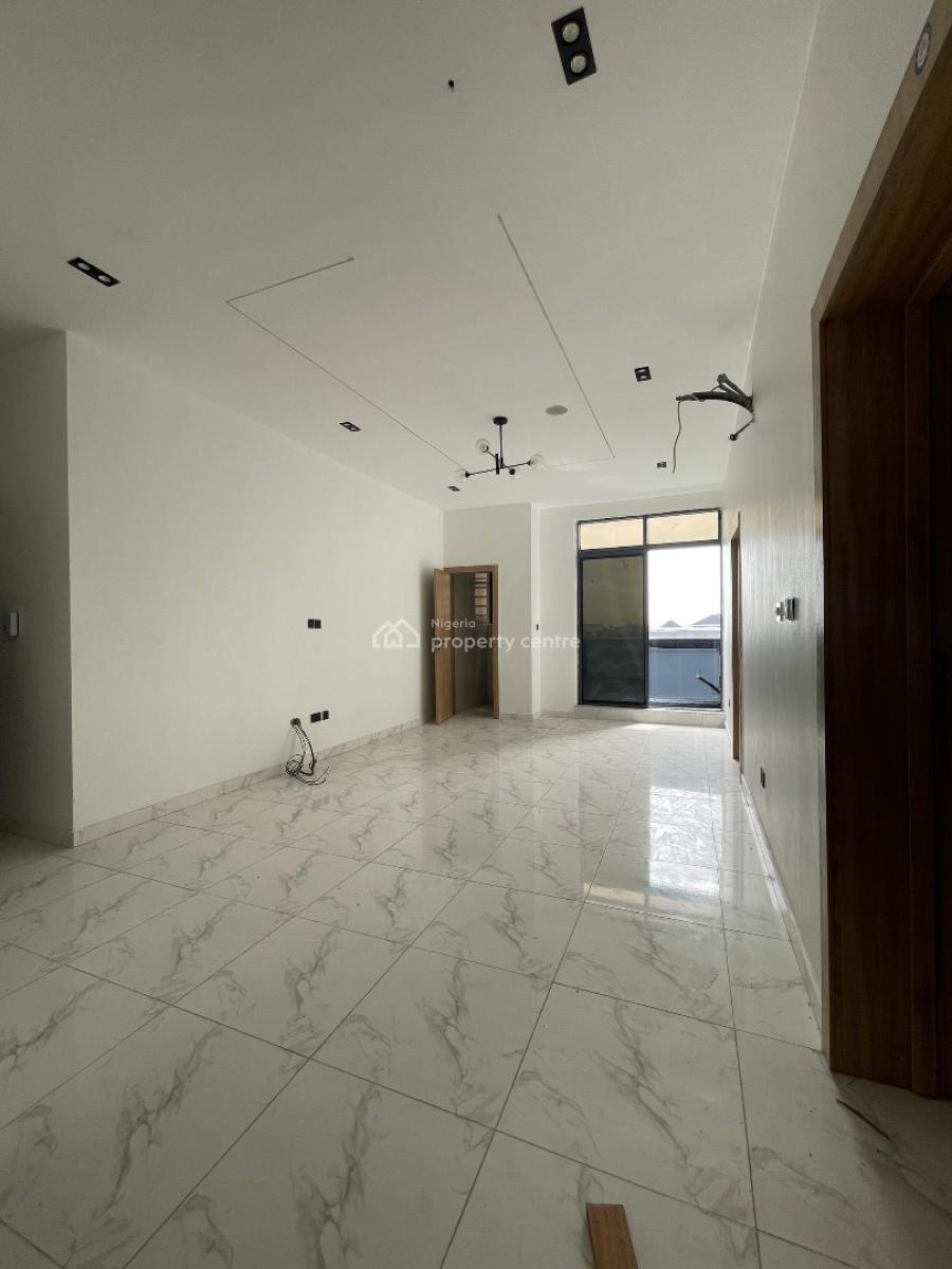 Exquisite 2 Bedroom Apartment with Pool and Gym in a Well Secured Envi, Ologolo, Lekki, Lagos, Flat / Apartment for Sale