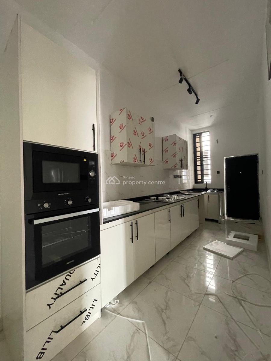 Exquisite 2 Bedroom Apartment with Pool and Gym in a Well Secured Envi, Ologolo, Lekki, Lagos, Flat / Apartment for Sale