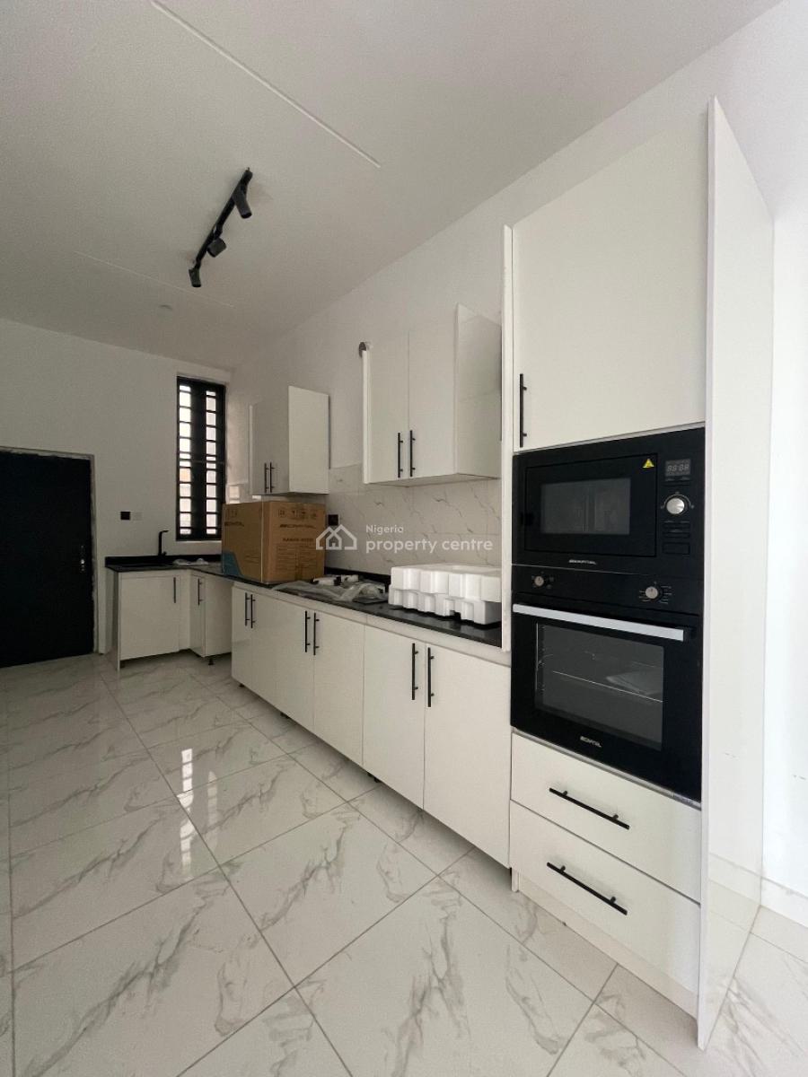 Exquisite 2 Bedroom Apartment with Pool and Gym in a Well Secured Envi, Ologolo, Lekki, Lagos, Flat / Apartment for Sale