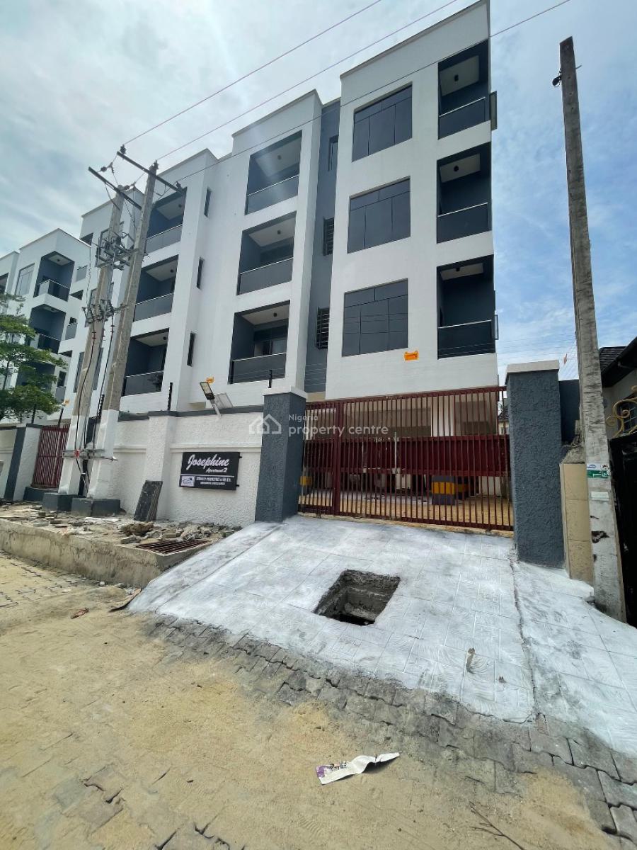 Exquisite 2 Bedroom Apartment with Pool and Gym in a Well Secured Envi, Ologolo, Lekki, Lagos, Flat / Apartment for Sale