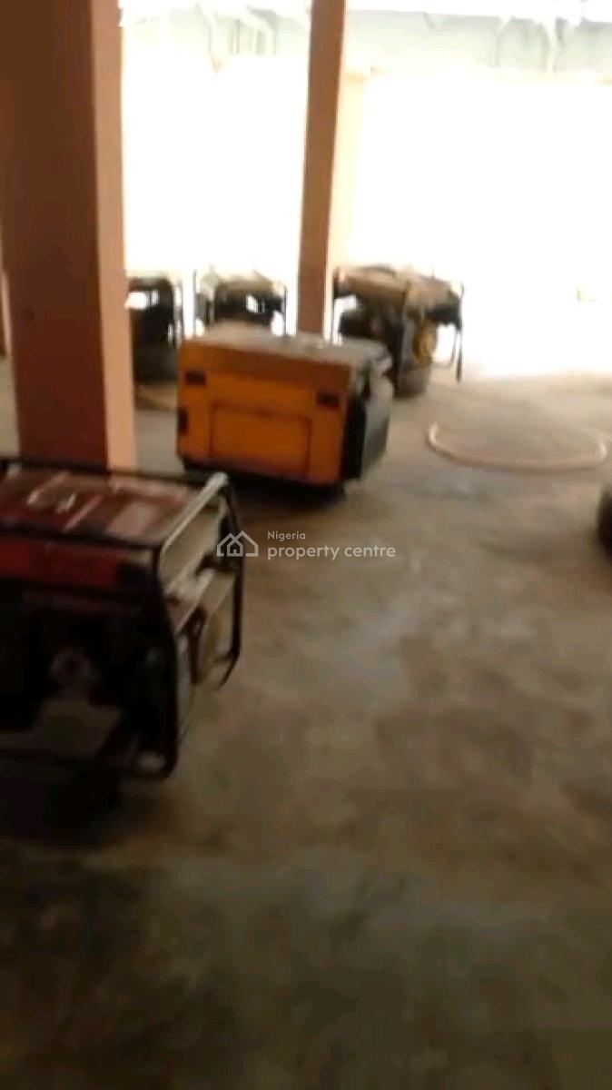 Standard Two Bedroom Flat, Adekunle, Yaba, Lagos, Flat / Apartment for Rent