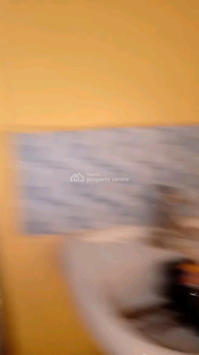 Standard Two Bedroom Flat, Adekunle, Yaba, Lagos, Flat / Apartment for Rent