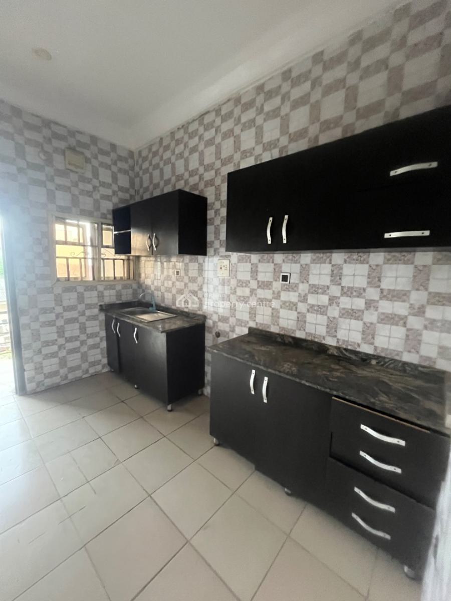 Lovely Nice 3bedroom Flat Upstairs, Mobil Road Ilaje, Ajah, Lagos, Flat / Apartment for Rent