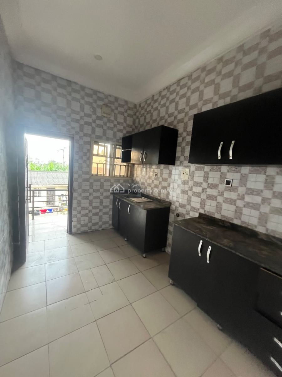 Lovely Nice 3bedroom Flat Upstairs, Mobil Road Ilaje, Ajah, Lagos, Flat / Apartment for Rent