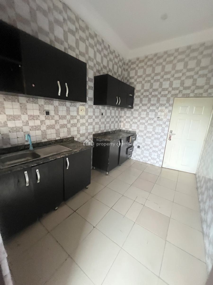 Lovely Nice 3bedroom Flat Upstairs, Mobil Road Ilaje, Ajah, Lagos, Flat / Apartment for Rent