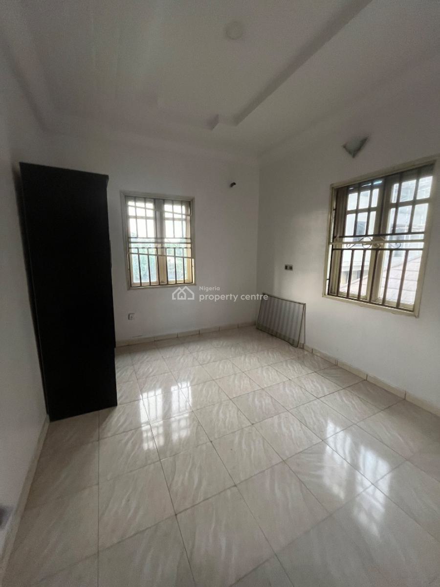 Lovely Nice 3bedroom Flat Upstairs, Mobil Road Ilaje, Ajah, Lagos, Flat / Apartment for Rent