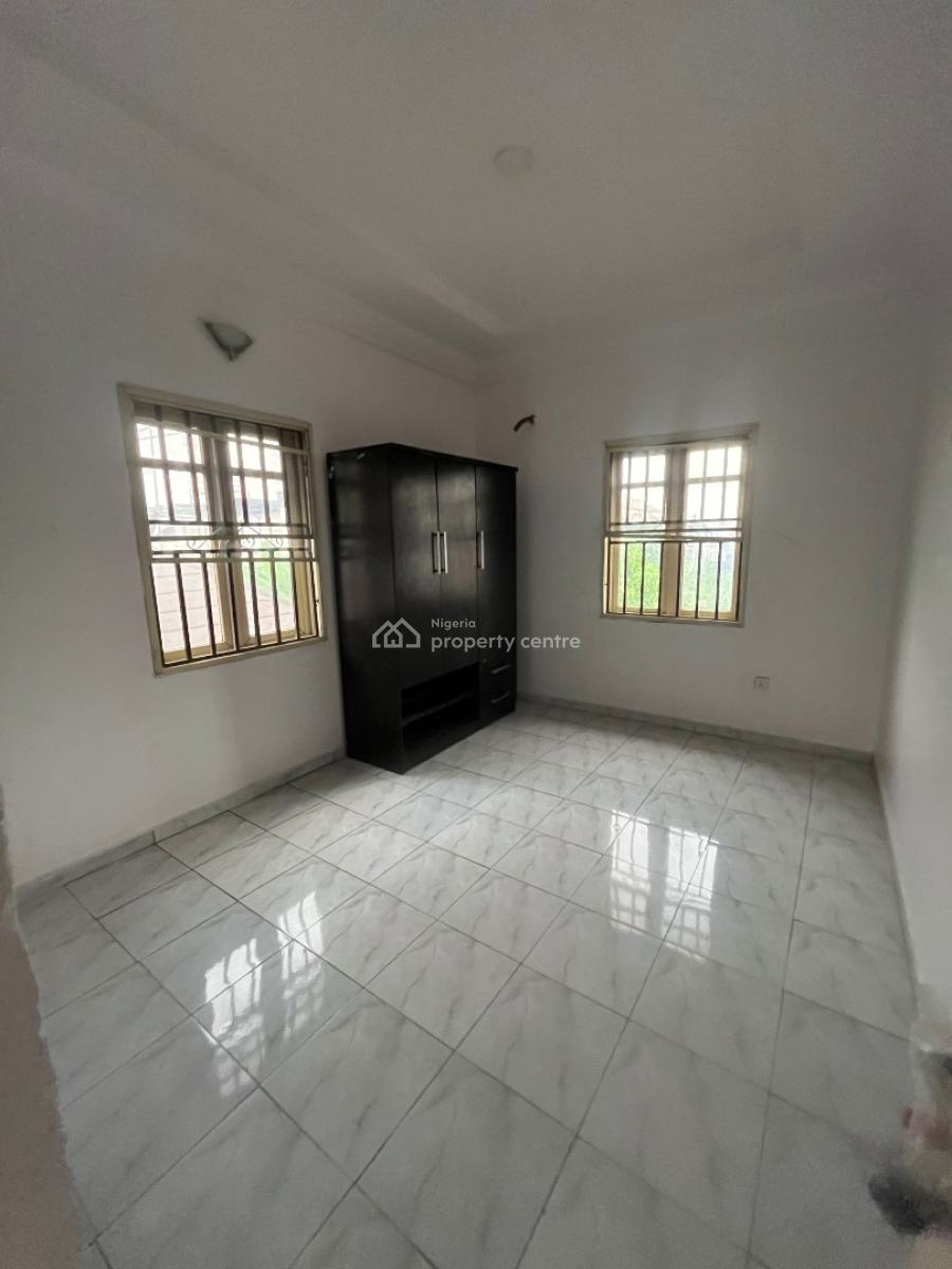 Lovely Nice 3bedroom Flat Upstairs, Mobil Road Ilaje, Ajah, Lagos, Flat / Apartment for Rent