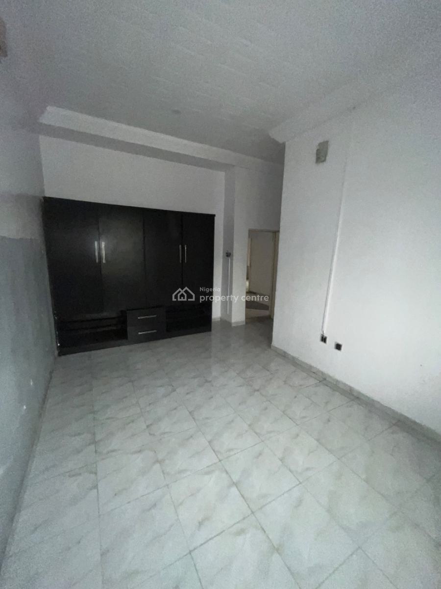 Lovely Nice 3bedroom Flat Upstairs, Mobil Road Ilaje, Ajah, Lagos, Flat / Apartment for Rent