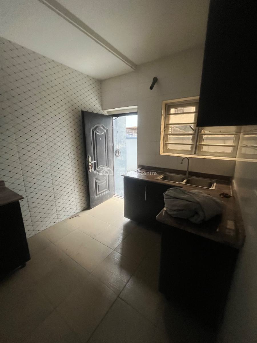 Clean Luxury 3bedroom Flat Downstairs, Mobil Road Ilaje, Ajah, Lagos, House for Rent