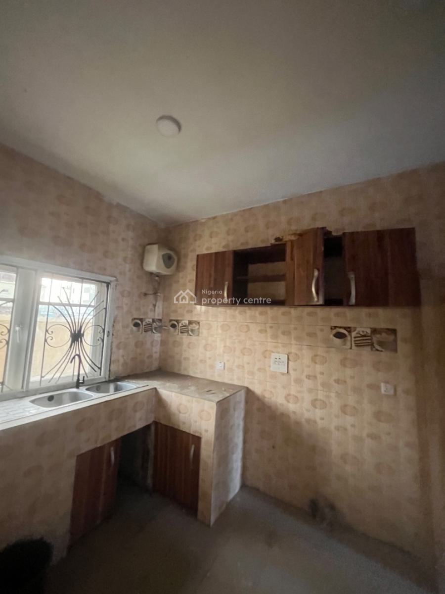 Clean and Beautiful 3bedroom Flat Downstairs, Mobil Road Ilaje, Ajah, Lagos, House for Rent