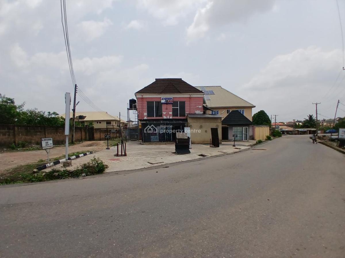 Commercial Property, Along Adetokun Road, Ologuneru, Ibadan, Ibadan, Oyo, Plaza / Complex / Mall for Sale