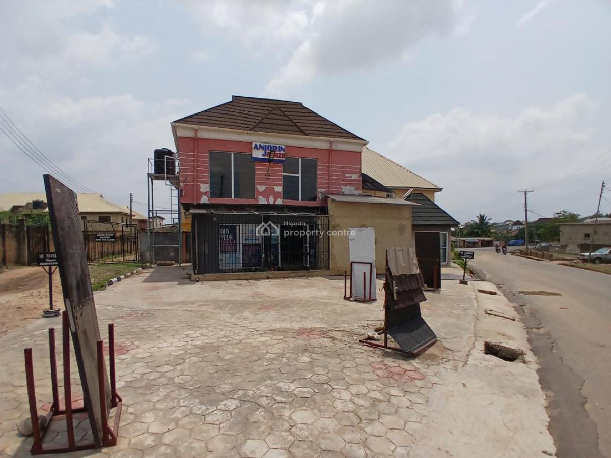 Commercial Property, Along Adetokun Road, Ologuneru, Ibadan, Ibadan, Oyo, Plaza / Complex / Mall for Sale