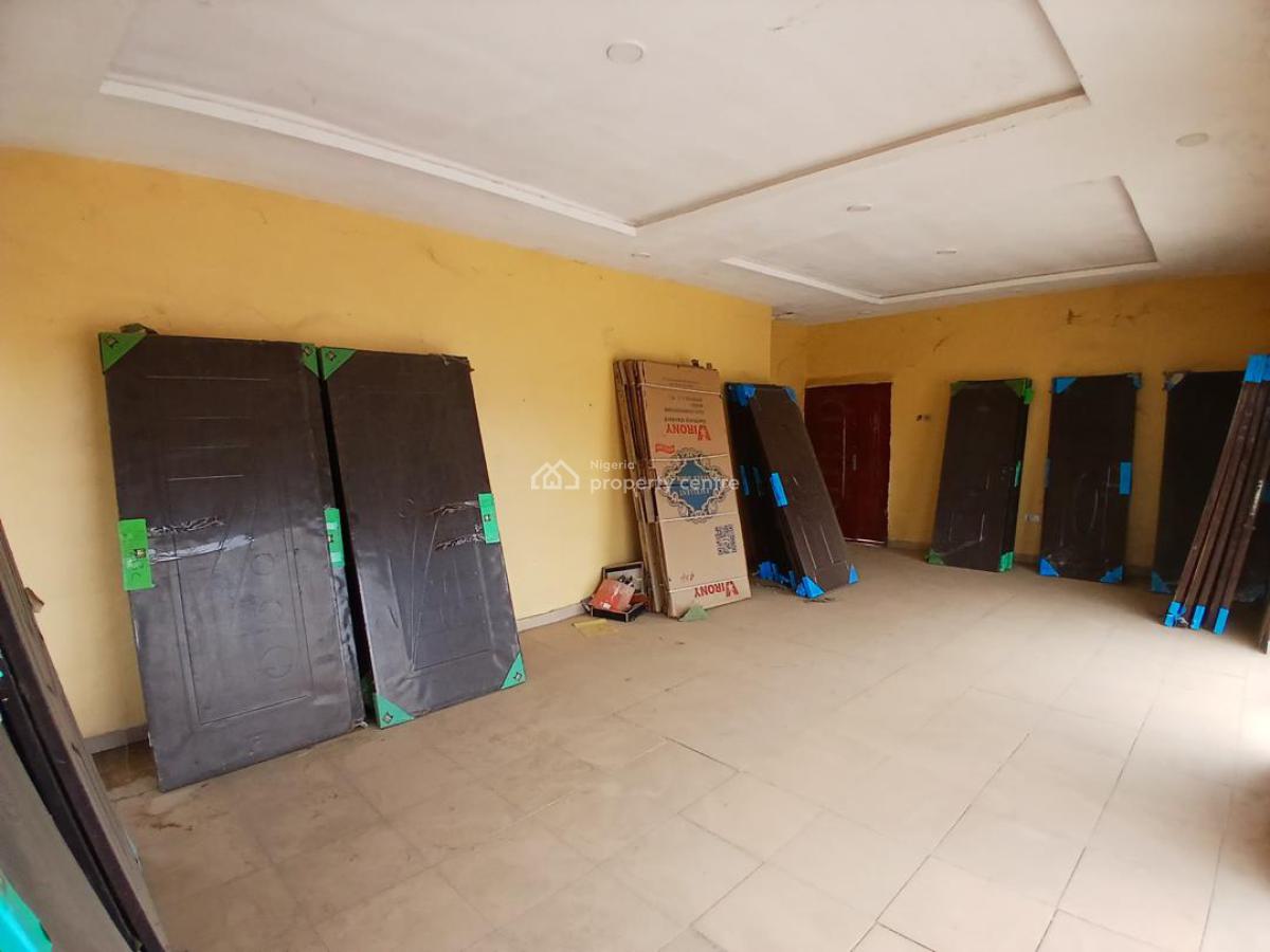 Commercial Property, Along Adetokun Road, Ologuneru, Ibadan, Ibadan, Oyo, Plaza / Complex / Mall for Sale