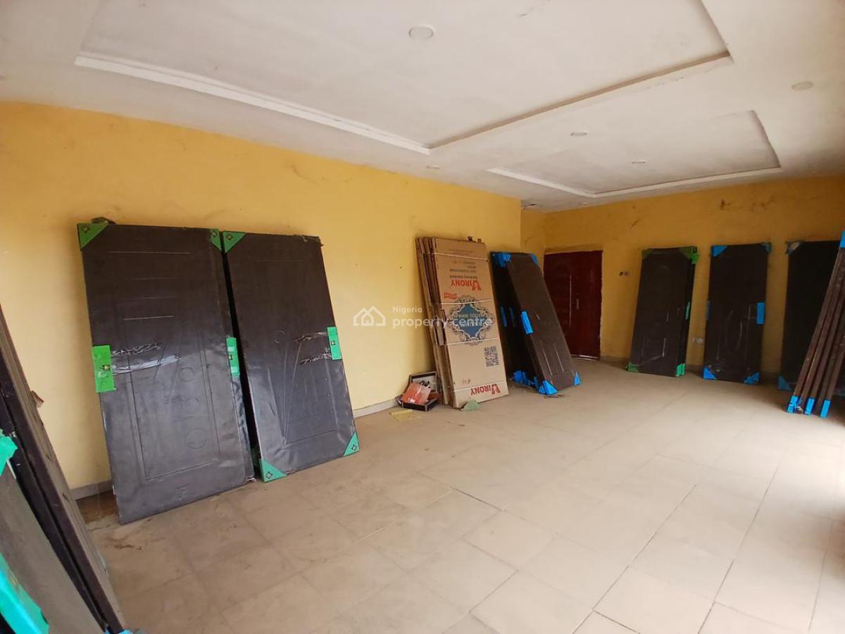 Commercial Property, Along Adetokun Road, Ologuneru, Ibadan, Ibadan, Oyo, Plaza / Complex / Mall for Sale