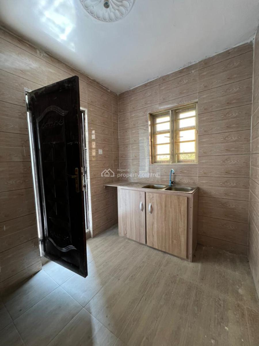 Lovely 2 Bedroom Apartment in a Secure Estate, Ajah, Lekki, Lagos, Flat / Apartment for Rent