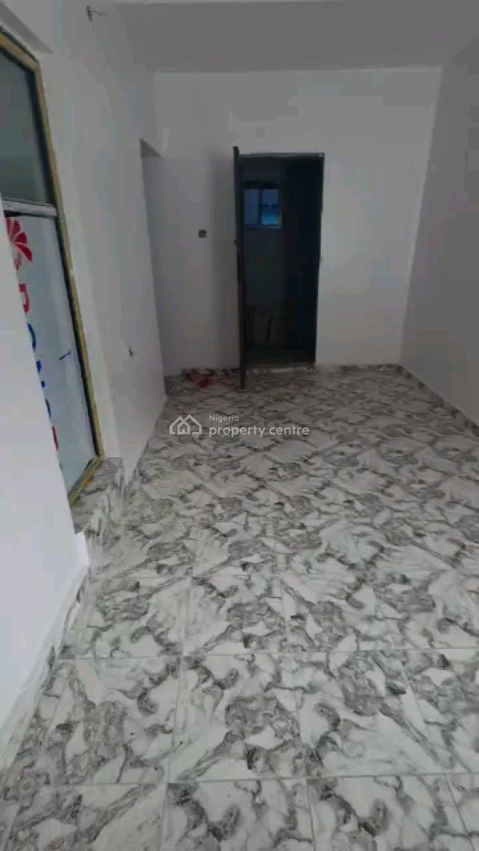 Very Nice and Standard Excutive Room Self Contained, Shomolu, Lagos, Self Contain (single Rooms) for Rent