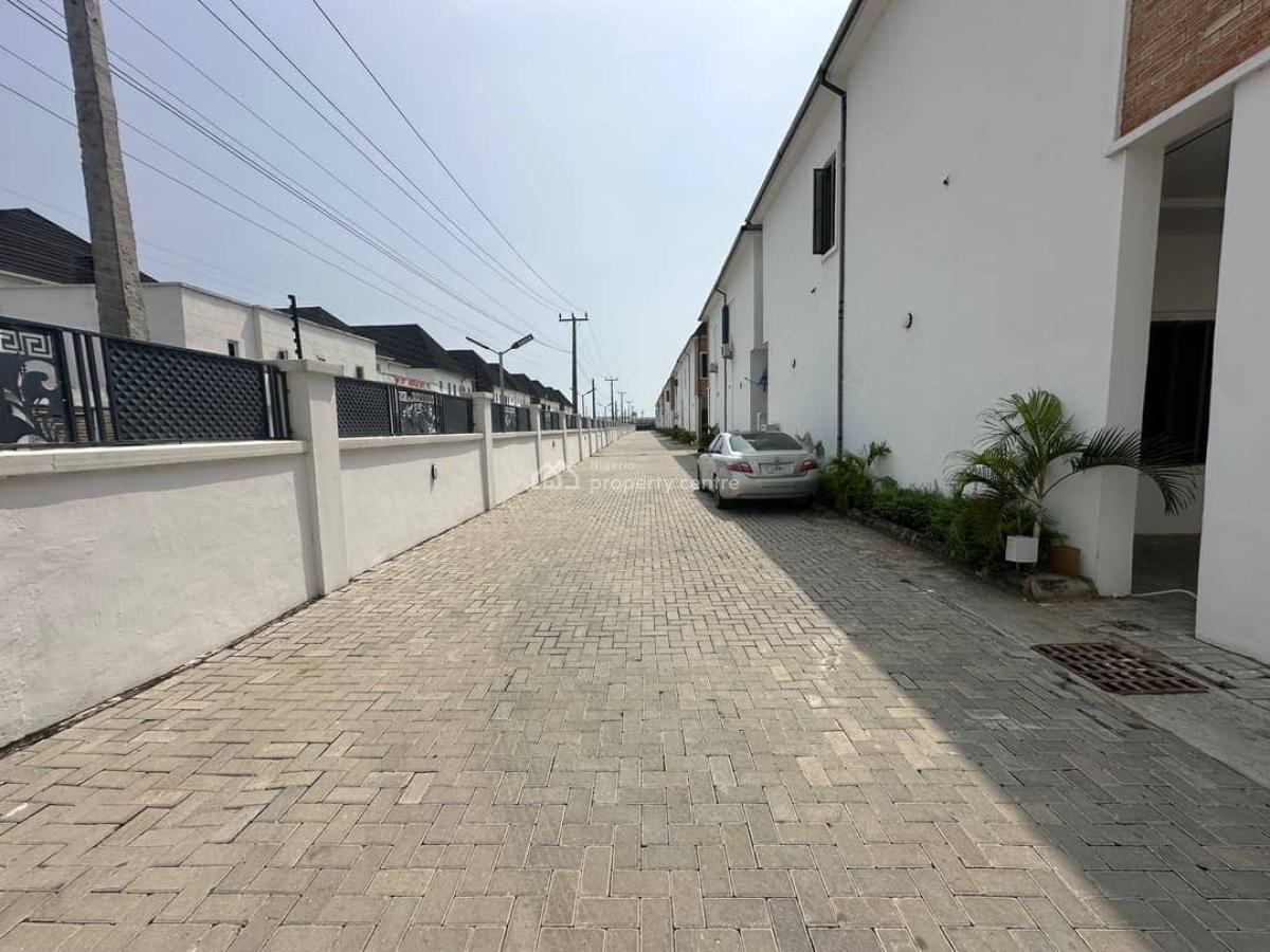Serviced 3 Bedrooms Terrace Duplex, Orchid Road, Lekki Phase 2, Lekki, Lagos, Terraced Duplex for Rent