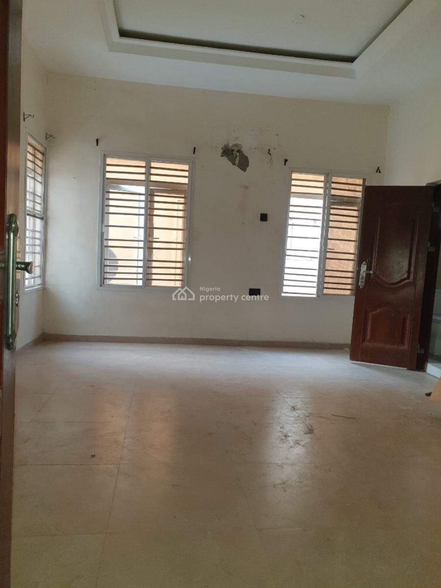 Spacious Self Contain with Kitchen, Spg Ologolo, Lekki, Lagos, Flat / Apartment for Rent