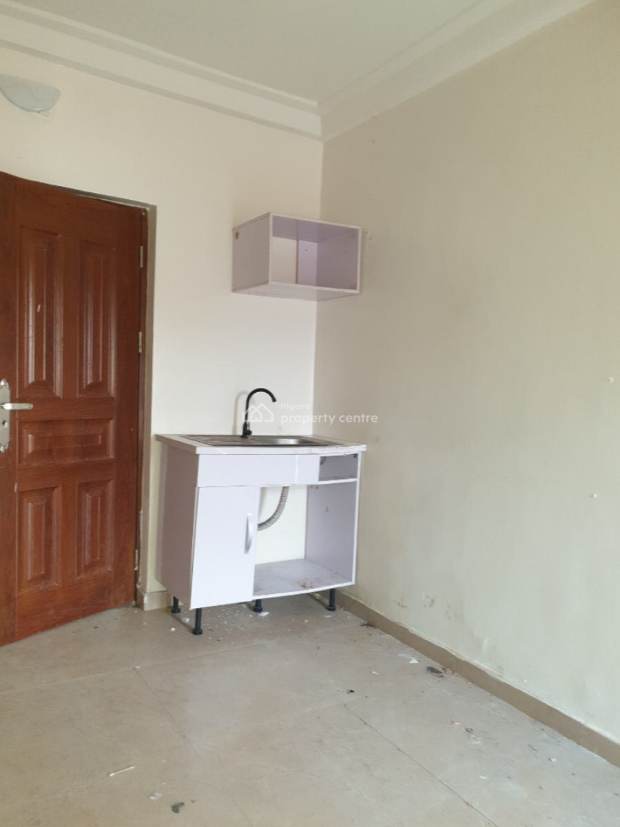 Spacious Self Contain with Kitchen, Spg Ologolo, Lekki, Lagos, Flat / Apartment for Rent
