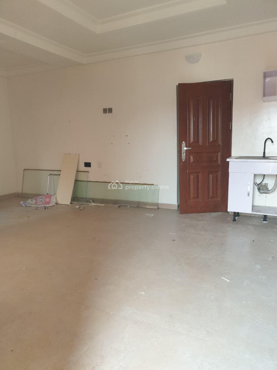 Spacious Self Contain with Kitchen, Spg Ologolo, Lekki, Lagos, Flat / Apartment for Rent