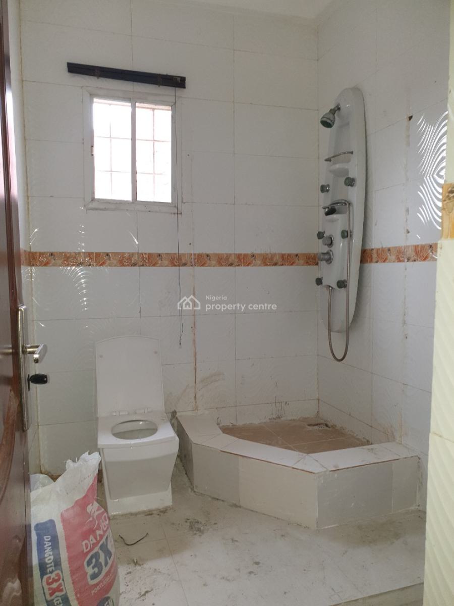 Spacious Self Contain with Kitchen, Spg Ologolo, Lekki, Lagos, Flat / Apartment for Rent